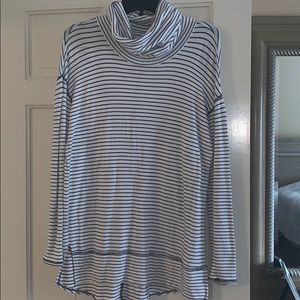 Long striped turtle neck